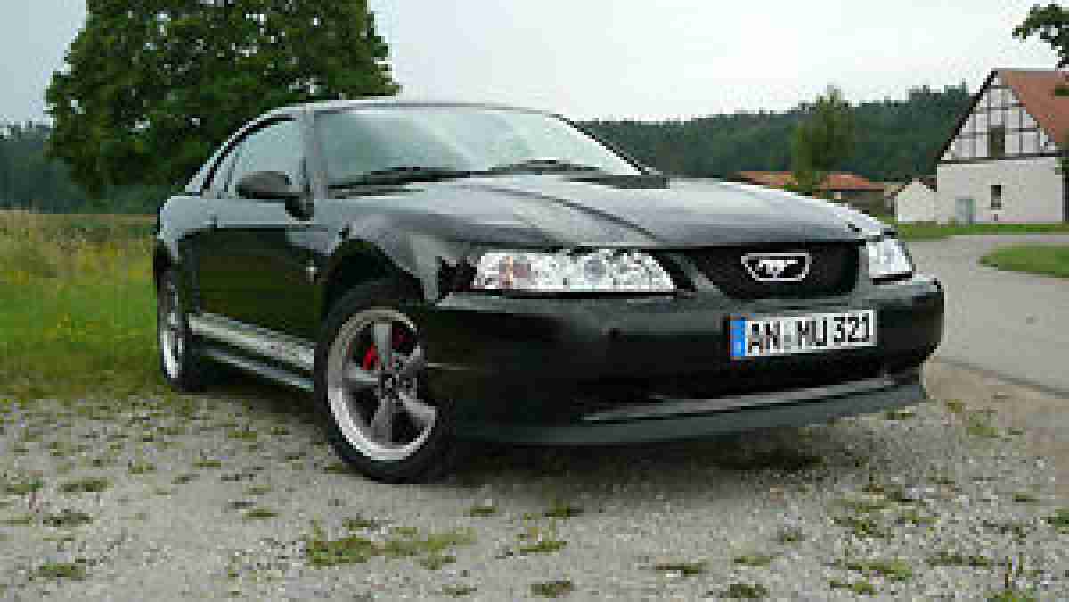 Ford Mustang V6 3, 8l Coupe (2002)