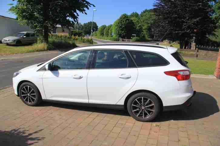 Ford Focus Kombi EZ: Juli 2013