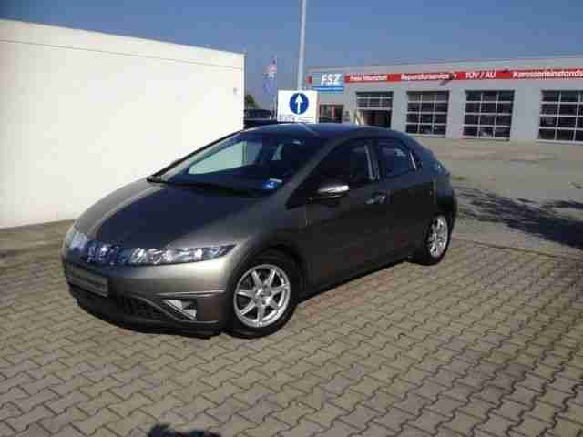 Honda Civic 1.8i-VTEC Sport