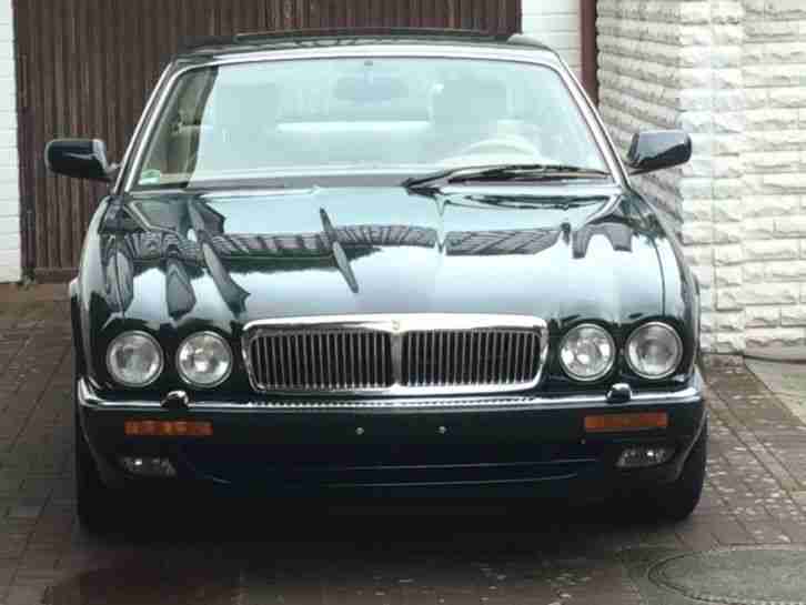 Jaguar XJ12 (X300)