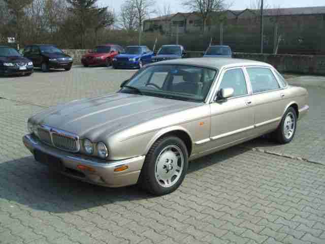 Jaguar XJ308