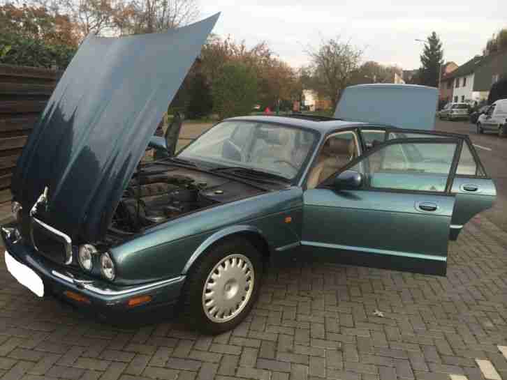 Jaguar XJ8