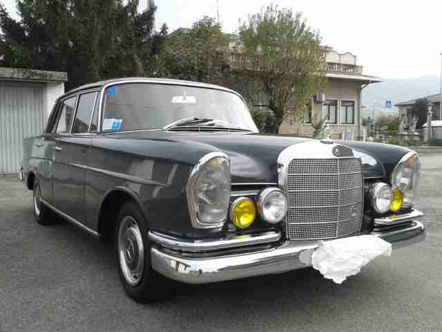 MERCEDES BENZ 220 SE W111