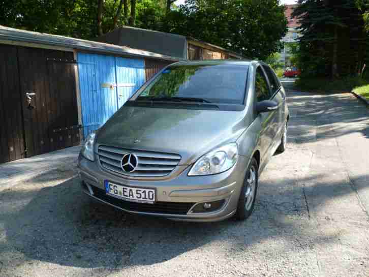 Mercedes Benz B200