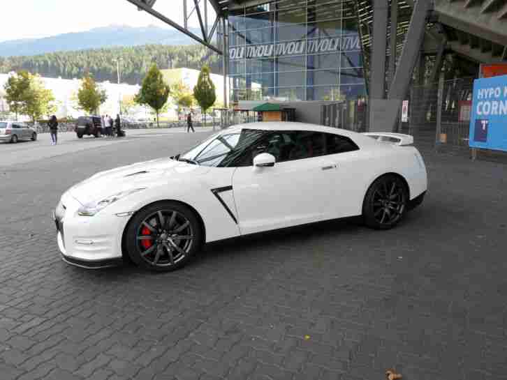 Nissan GT-R