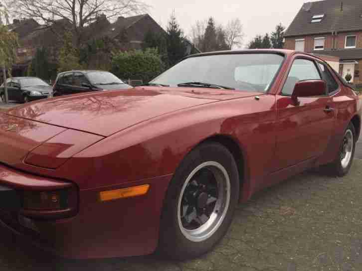 Porsche 944 1983