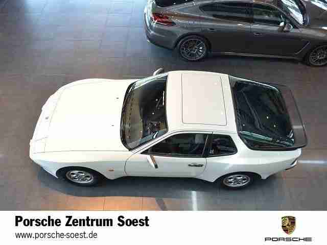 Porsche 944