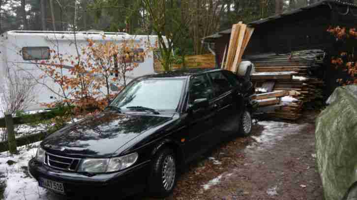 Saab 900