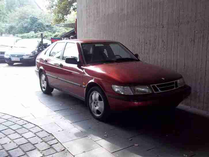 Saab 900
