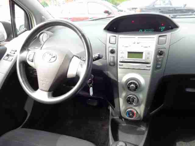Toyota Yaris 1.3 VVT-i Sol