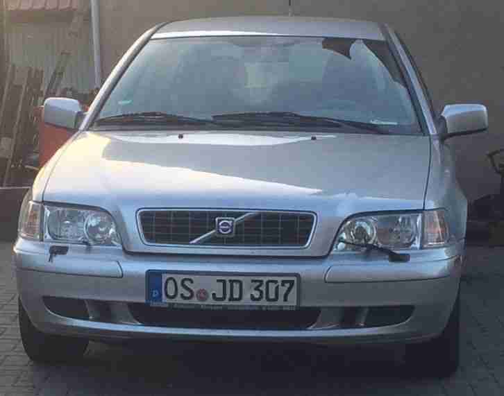 Volvo V 40