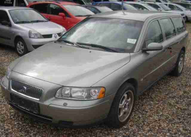 Volvo V70 2.4