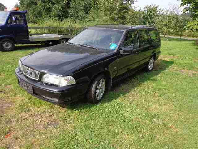 Volvo V70 schwarz