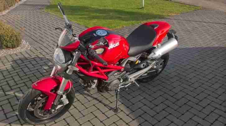 Ducati 696