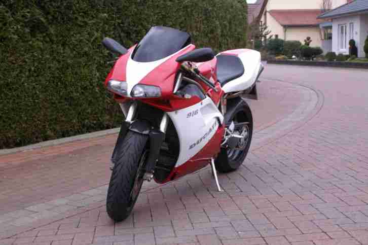 Ducati 916