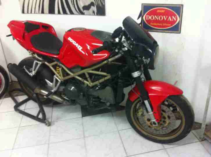 Ducati  916