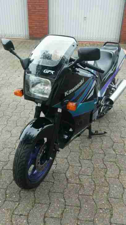 Kawasaki GPX 600 R