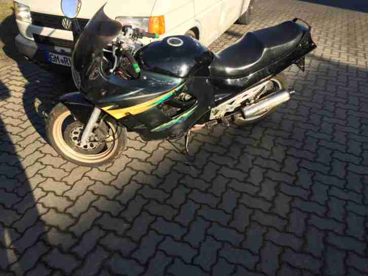 Suzuki GSXF 750