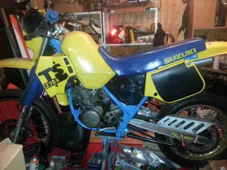 Suzuki TS 250