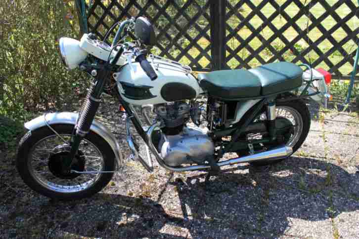 Triumph 3TA? 5TA? Speed Twin???