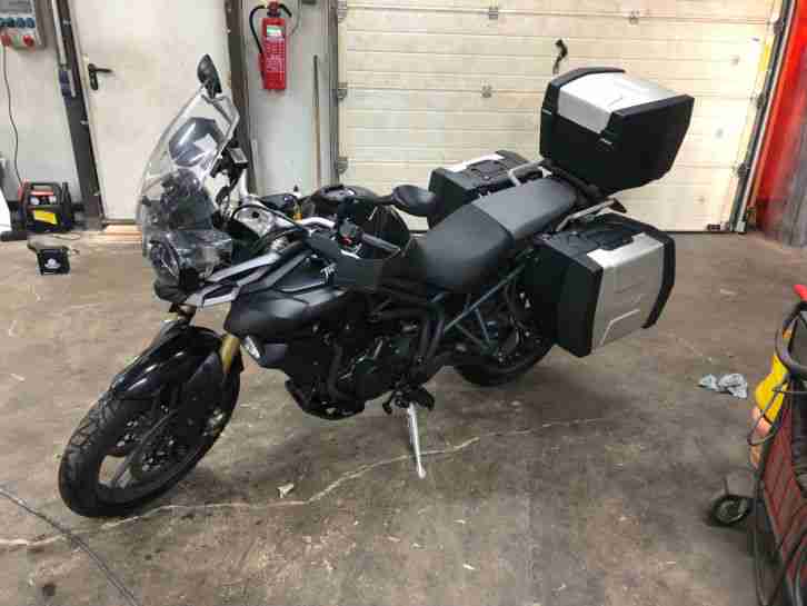 Triumph Tiger 800